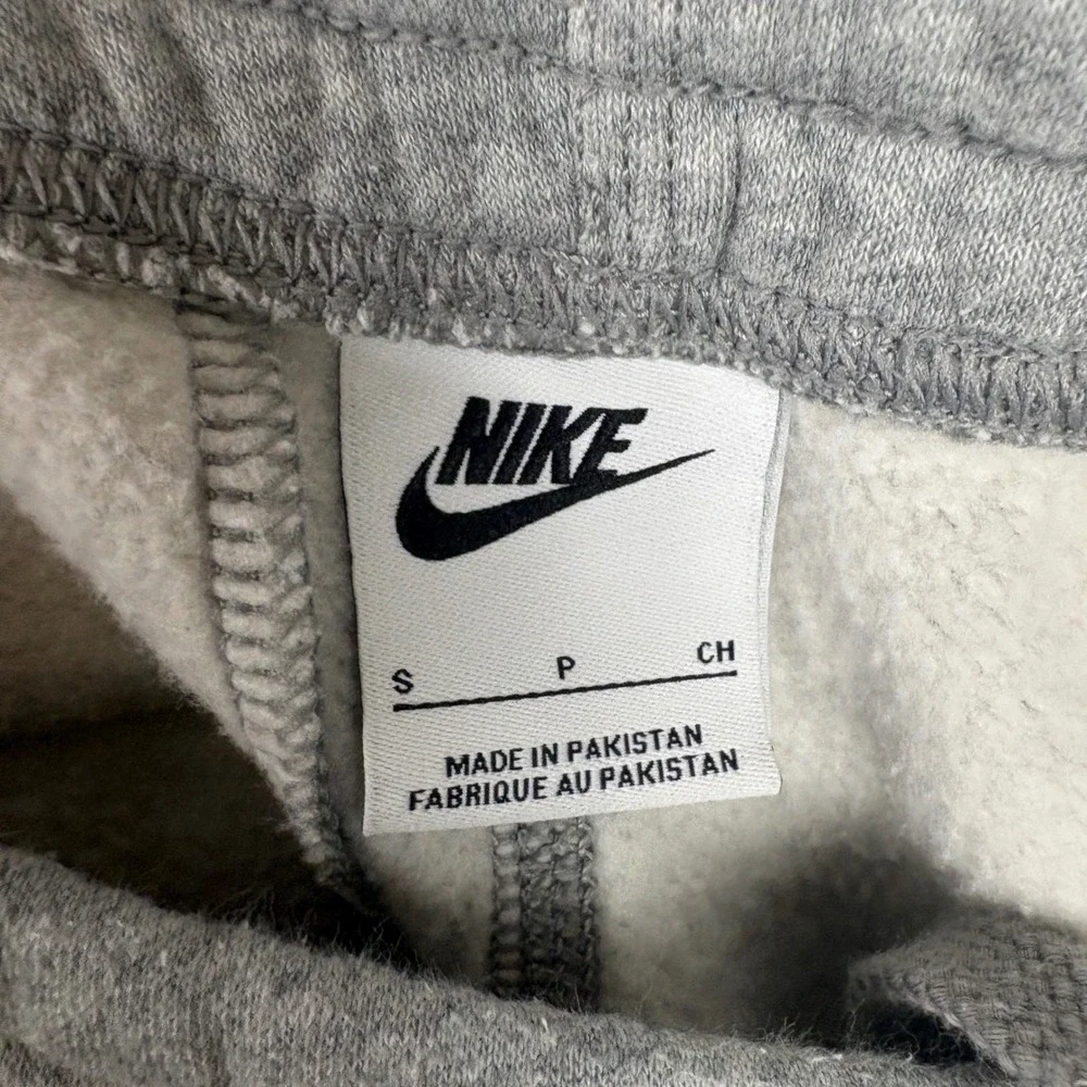 Nike Joggers Mens Small Gray Sportswear Club Fleece Embroidered Swoosh Sweatpant